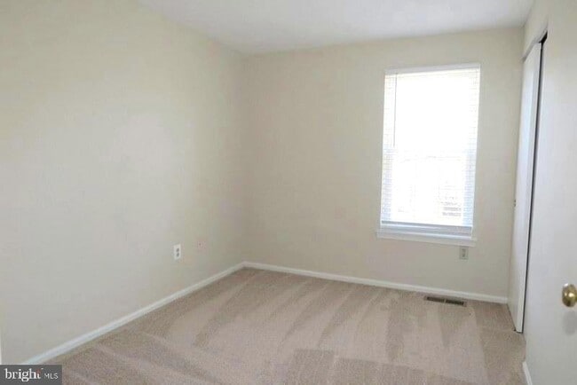 Building Photo - 17325 Sandy Knoll Dr