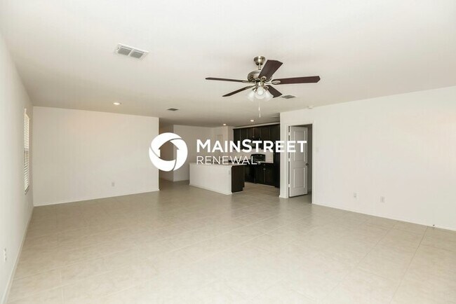 Building Photo - 4 Bedroom Pet-Friendly Home in Fort Worth, TX with Main Street Renewal