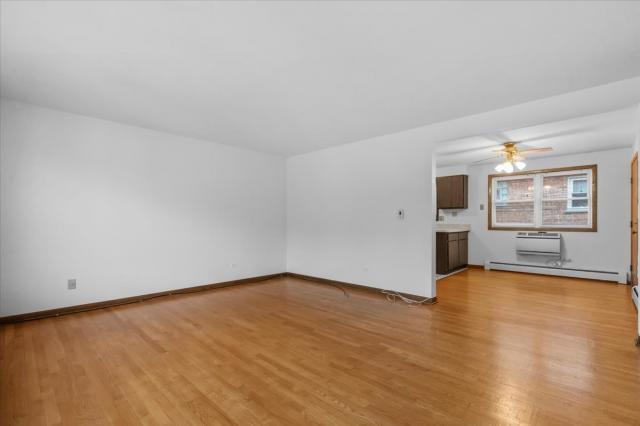 Building Photo - 2 bedroom in Chicago IL 60625