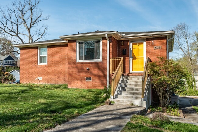 Primary Photo - Gorgeous Home in Durham Near Downtown