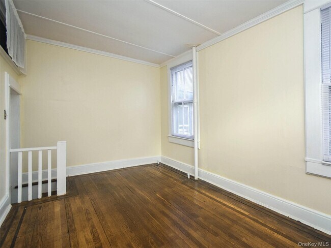 Building Photo - 27 Summit Ave