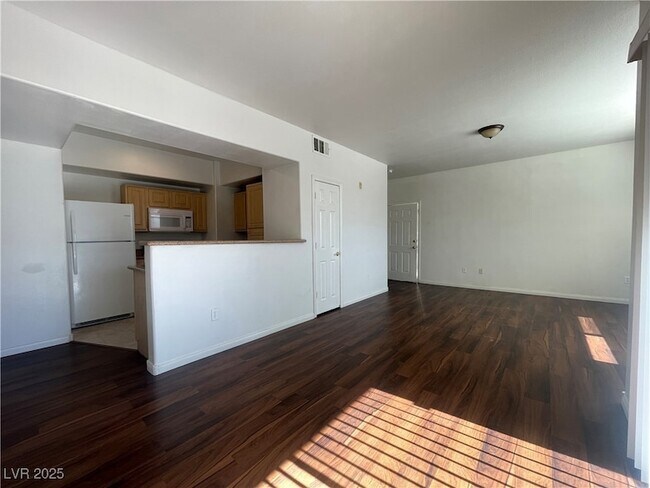 Building Photo - 8000 W Badura Ave