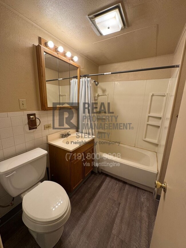 Building Photo - 2401 Overton Rd