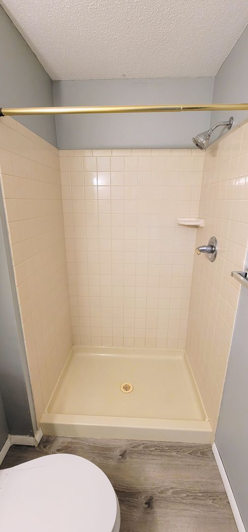 Building Photo - Lenoir City, 37772 - 2 Bedroom, 2 Full Bath, 1,000 square foot One-Level Condo SHORT TERM LEASE O...