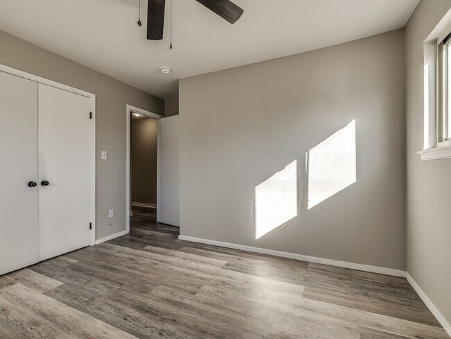 Building Photo - 3 bed / 2 bath home in great location!