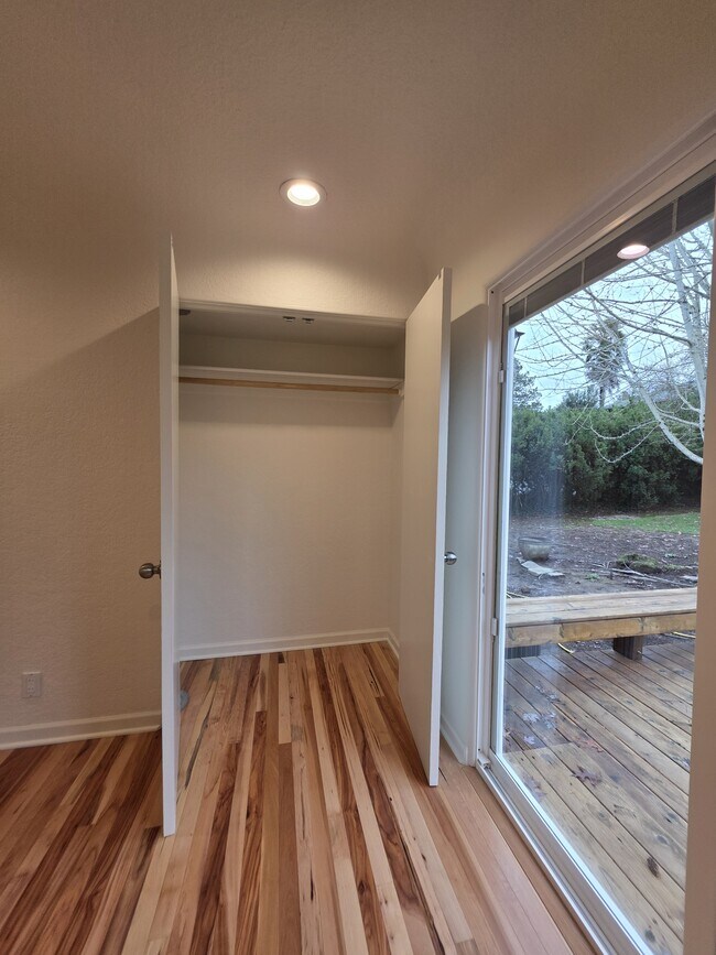 Building Photo - 963 Parkway Dr NW