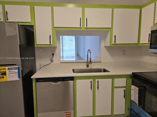 Building Photo - 1810 SW 81st Ave