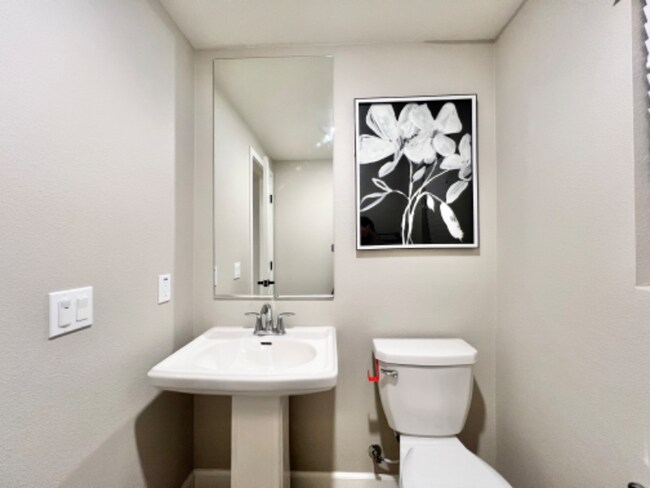 Building Photo - 1096 Delpy View Point