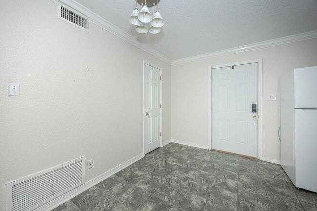 Building Photo - 807 Market St