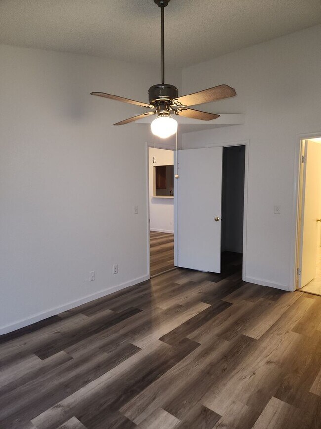 Building Photo - Single-Story 2 Bed, 2 Bath with 2-Car Garage in Gate Community