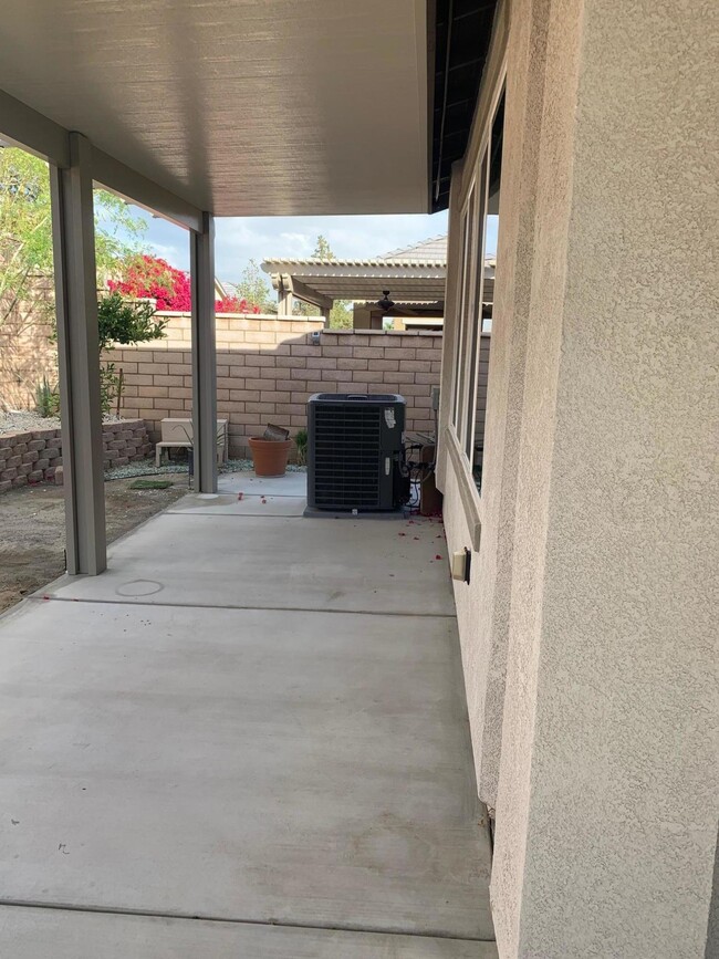 Building Photo - 85468 Treviso Dr
