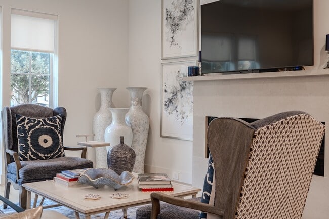 Building Photo - Open Concept custom build by Hudson Co in Highland Park!