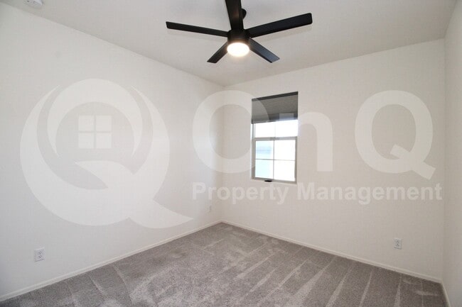Building Photo - 9320 S 30th Ln