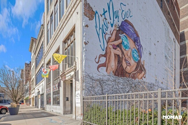 Building Photo - 335 N Superior St