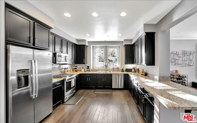 Building Photo - 28667 N Pietro Dr