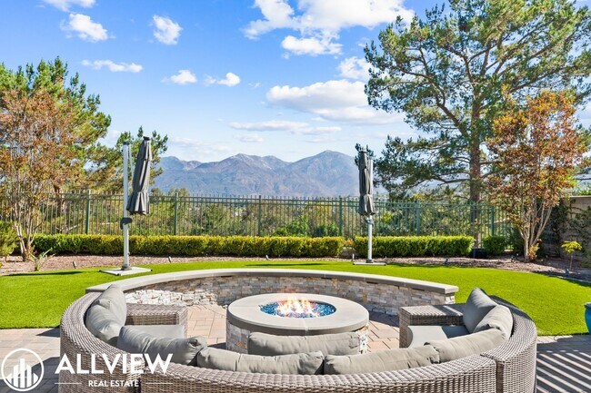 Building Photo - Luxury Living in the Prestigious Guard-Gated Community of Dove Canyon