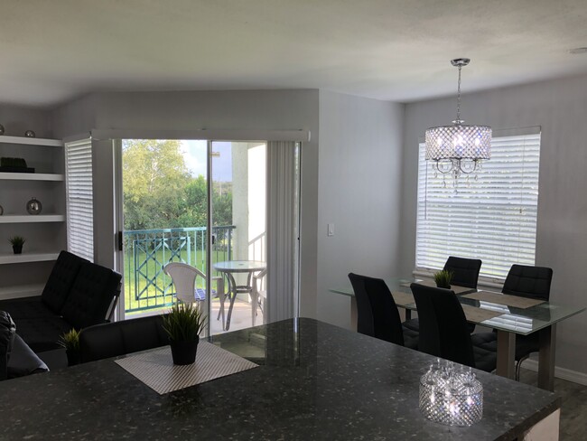 Stylish terrace doors that allow beautiful natural light to flow in - 7220 Westpointe Blvd