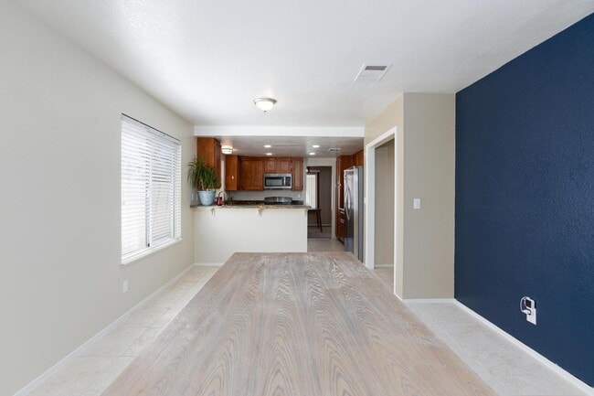 Building Photo - 9817 Dardanelle Ct