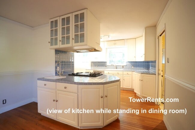 Building Photo - Santa Rosa: 3 bedroom, 2 1/2 bath Home wit...