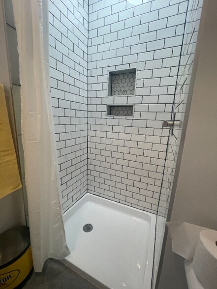 Building Photo - 4522 E Washington St