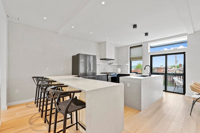 Building Photo - 4037 Penn Ave