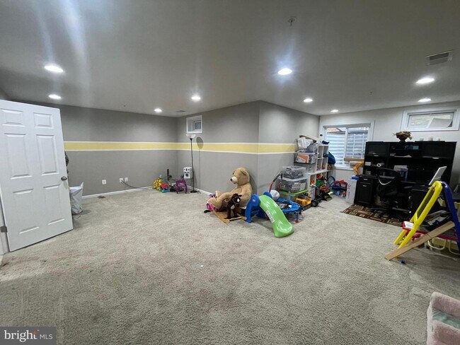 Building Photo - 7879 River Rock Way