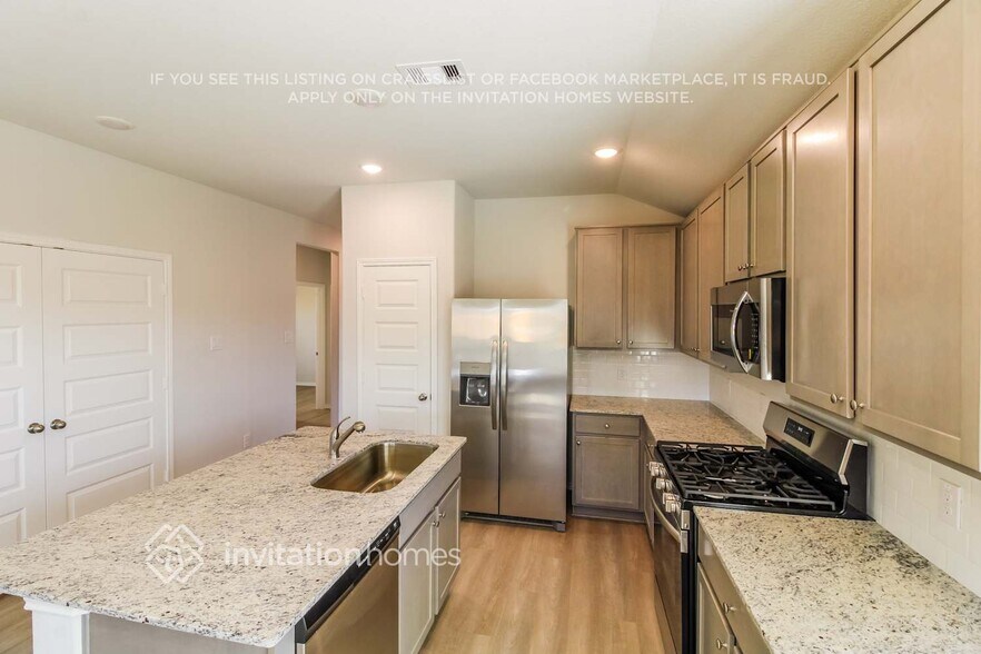 Building Photo - 10935 Heliosphere Wy