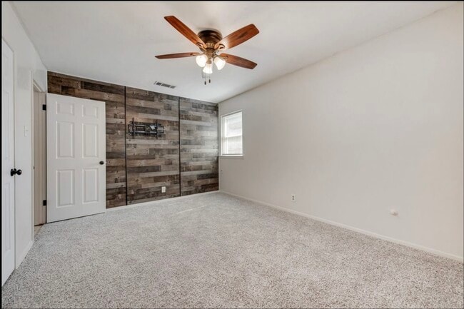 Building Photo - 411 Yorkshire Dr