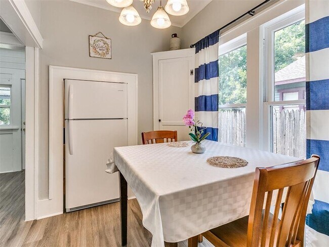 Building Photo - Remodeled 3 Bedroom Bungalow in OKC's Plaz...