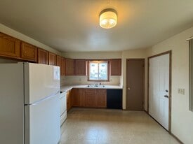 Building Photo - 2155 S Fountain Ave