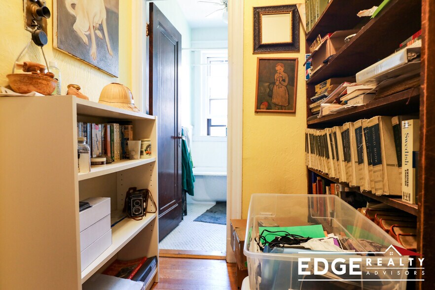 Building Photo - 36 Linnaean St