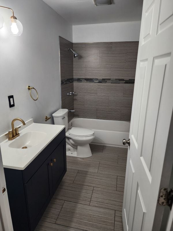 Building Photo - 1459 W 102nd St