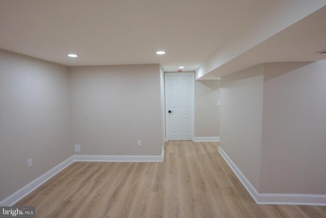 Building Photo - 4305 Elmwood Rd