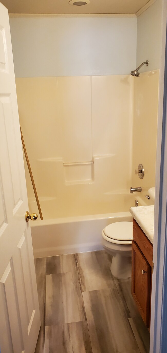 Guest bedroom, new floors. - 4960 W Tarkio St