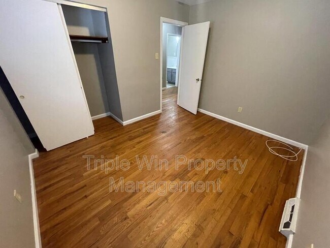 Building Photo - 10203 Trio Ln