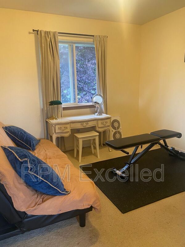 Building Photo - 1429 Hamilton Pl