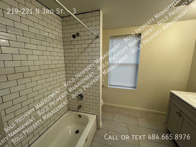 Building Photo - 219-221 N 3rd St.-3