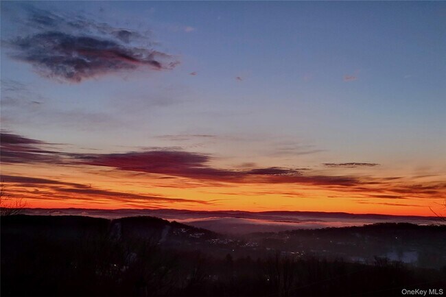 Building Photo - 26 Summit Cir Dr