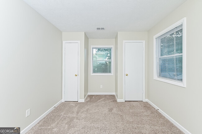 Building Photo - 8305 Gledstone Way