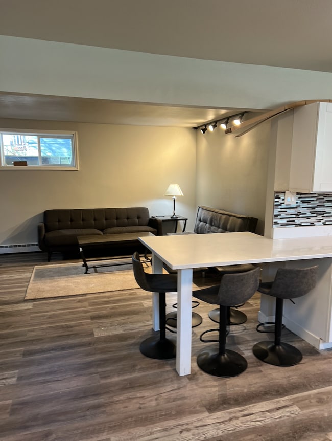 Building Photo - 1209 Ramona St