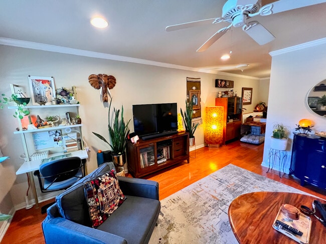 Building Photo - 1500 East Side Dr