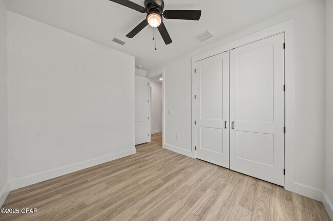 Building Photo - 145 Manistee Dr