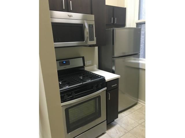 Stainless Steel Appliances - 2300 N Clark