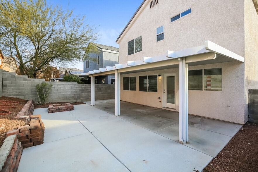 Building Photo - 4375 Coyote Crest Ct
