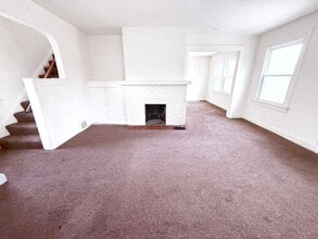 Building Photo - 3-BED, 1 BATH BEAUTIFUL SINGLE- FAMILY HOME IN MAPLE HEIGHTS!