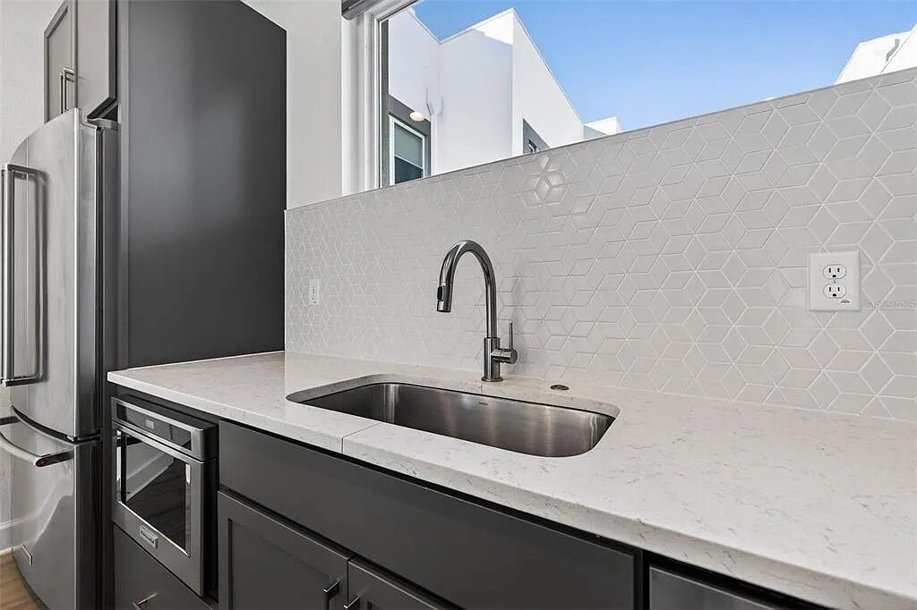 Building Photo - 104 26th St N