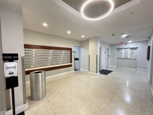 Building Photo - 3000 S Ocean Dr