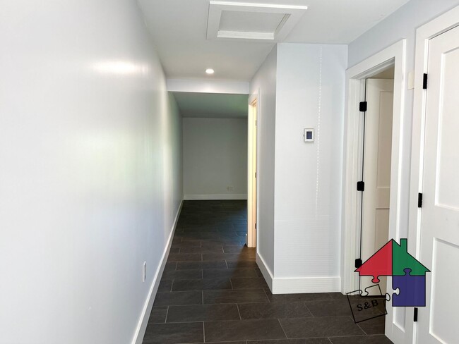 Building Photo - 60 Snowdrift Ln