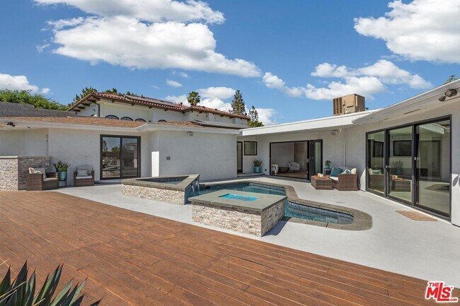 Building Photo - 1287 Casiano Rd