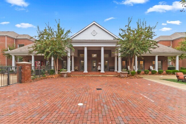 Building Photo - Midtown Village 2 Bed 2 Bath Condo! Available June 1st!